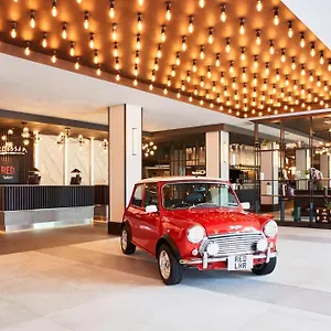 ホテル Radisson Red London Heathrow ****