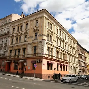 Anette 3*, Praag Tsjechië