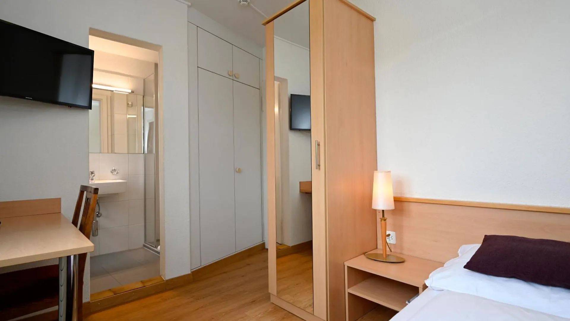 Olympia Hotel Zürich 3*,